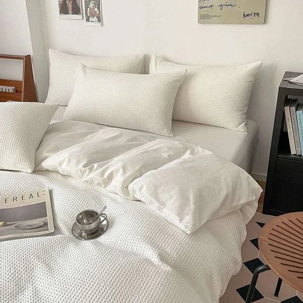 Luxurious Winter Bliss Cotton Bedding Set For Cheap