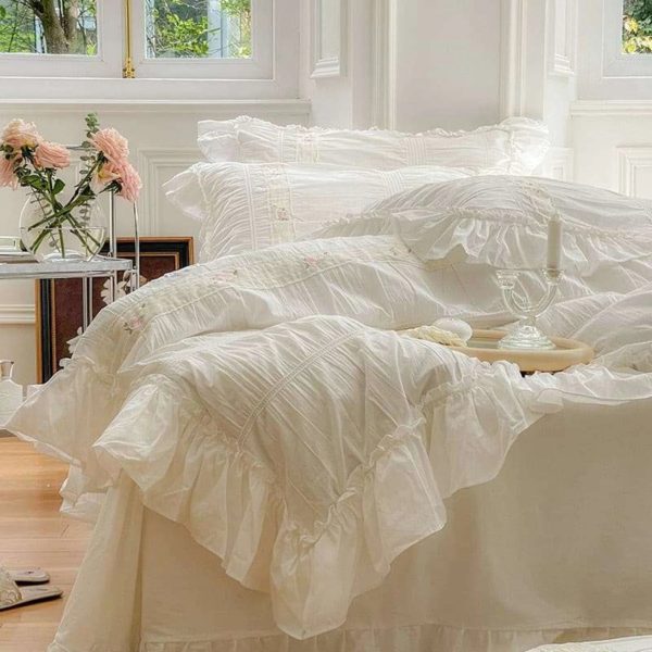 Korean Chic Embroidered Patchwork Bedding Set Online