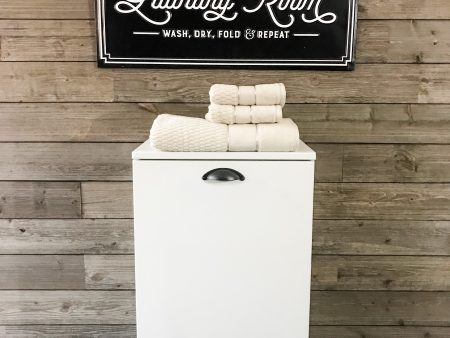 Sinclair laundry in white modern style For Sale