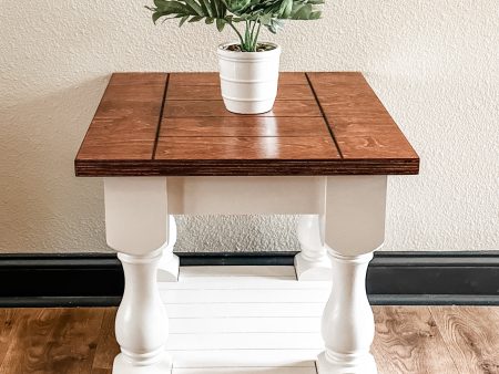 Rustic baluster farmhouse end table in red oak Discount